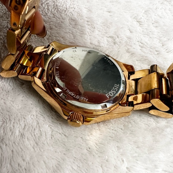 Fossil Women’s Watch- Rose Gold tint Model Number: 7417400 - Picture 5 of 9